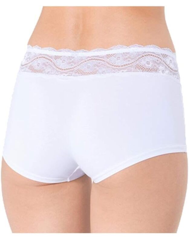 Triumph baltos spalvos S dydžio kelnaitės Lovely Micro Short 1