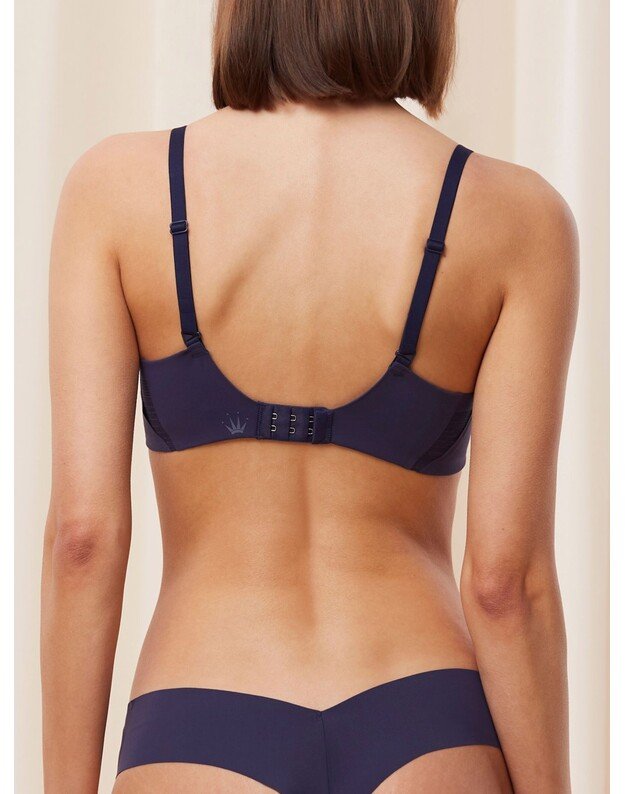 Triumph 01 dydžio violetinės spalvos inovatyvi liemenėlė be lankelių Flex Smart P EX  1