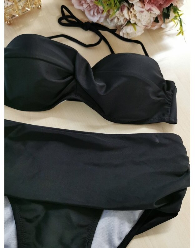  M(38) dydžio juodos spalvos dviejų dalių  maudymosi kostiumėlis BLACK